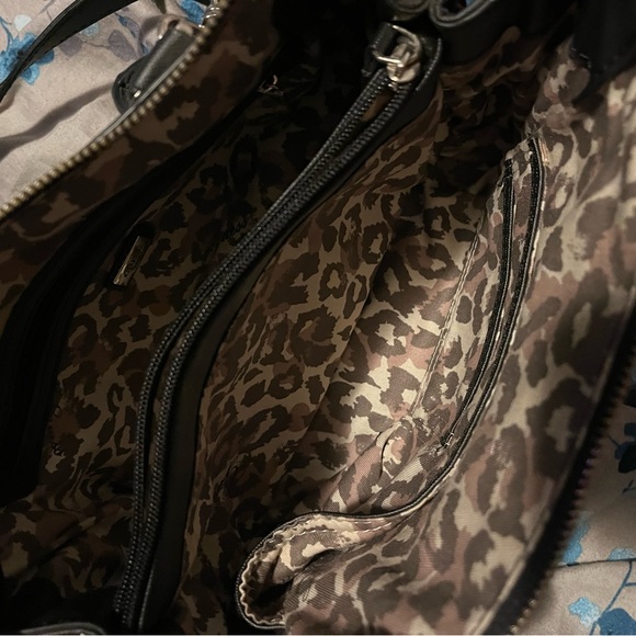 Vintage Limited Edition Guess Purse - Picture 7 of 16